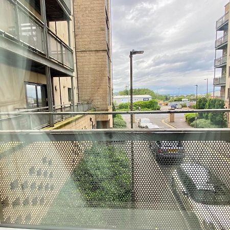 Lovely Double Room With Private Bathroom And Double Room With Shared Toilet & Parking Free Edinburgh Dış mekan fotoğraf