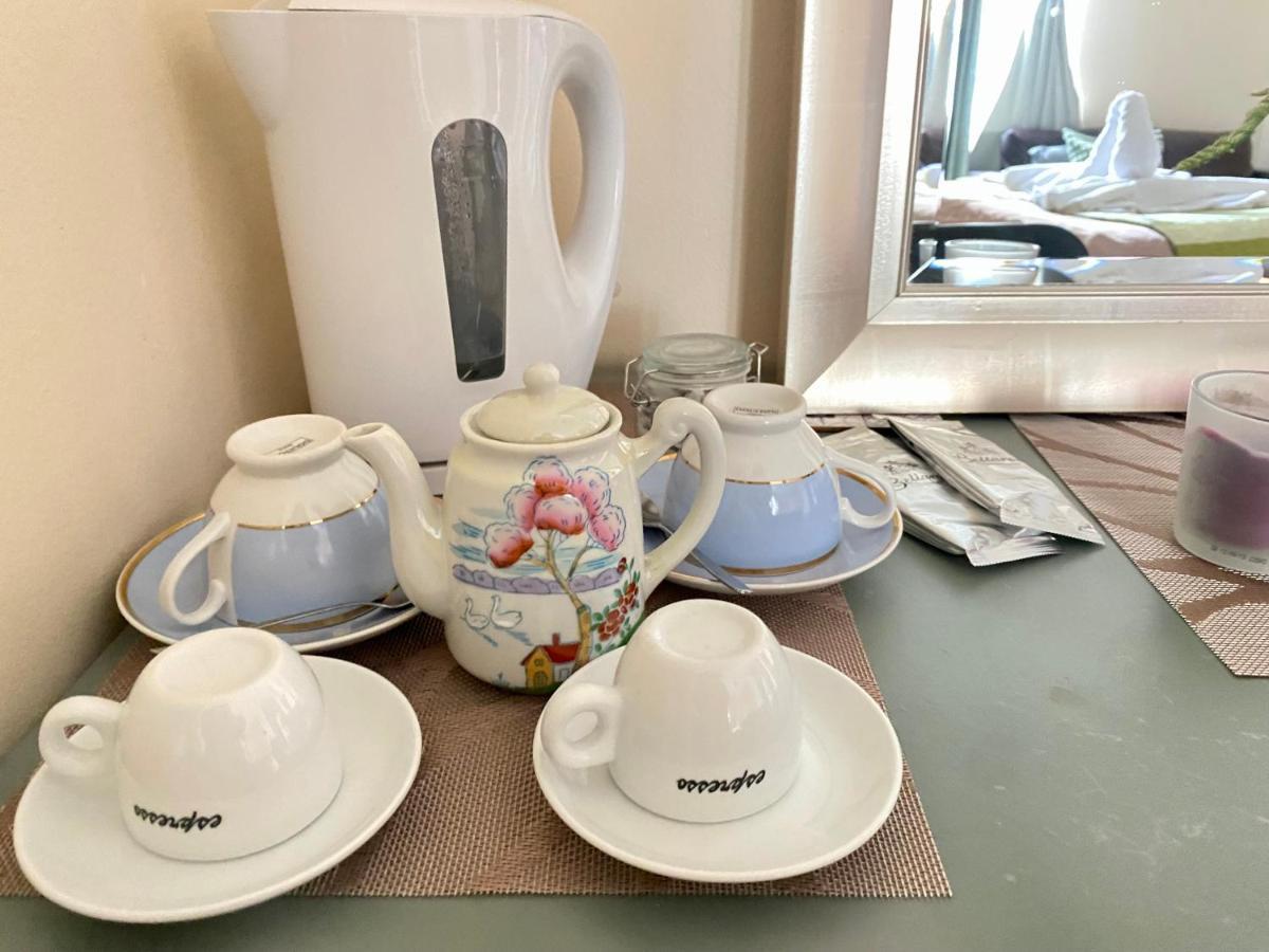Lovely Double Room With Private Bathroom And Double Room With Shared Toilet & Parking Free Edinburgh Dış mekan fotoğraf