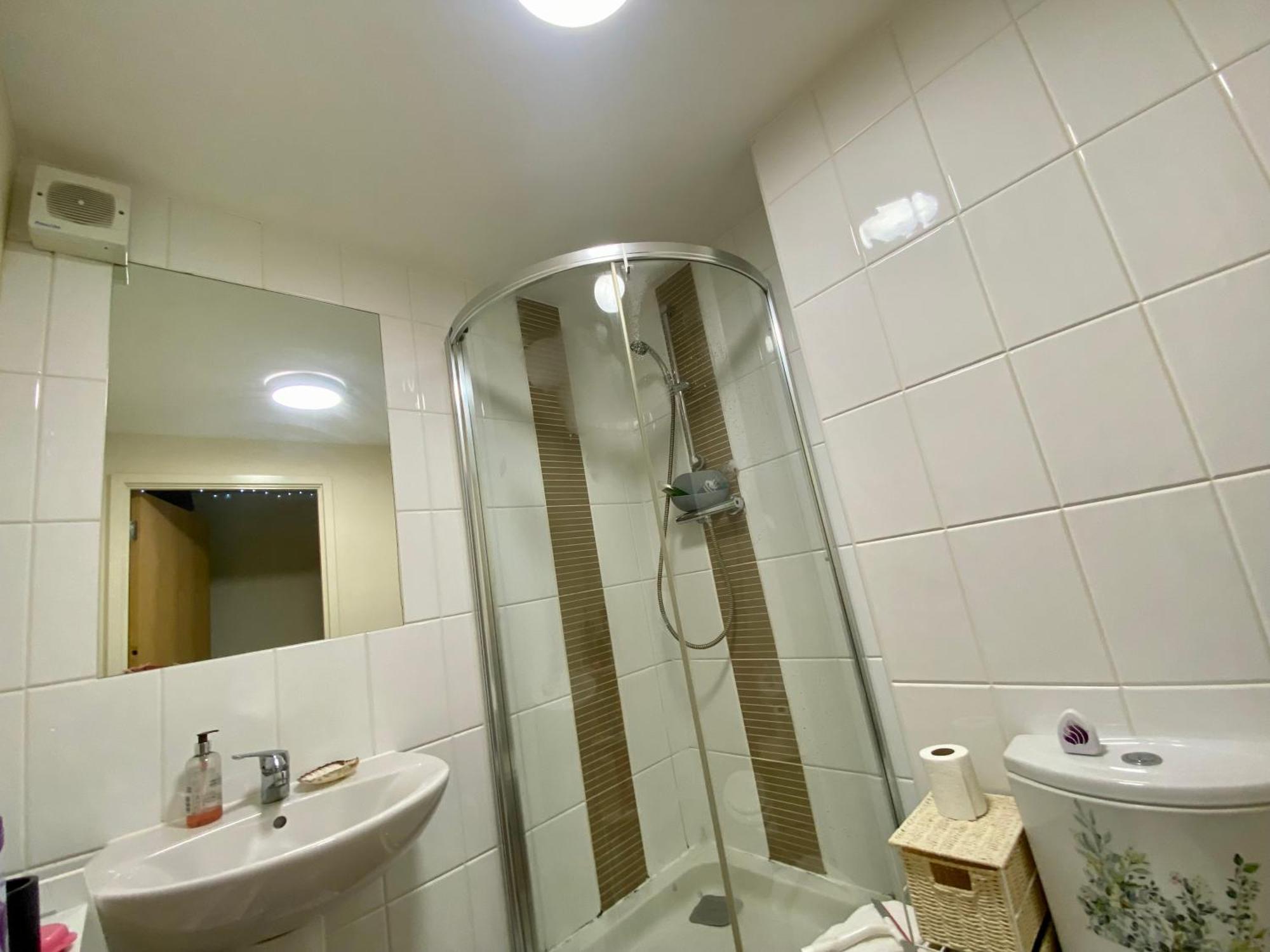 Lovely Double Room With Private Bathroom And Double Room With Shared Toilet & Parking Free Edinburgh Dış mekan fotoğraf