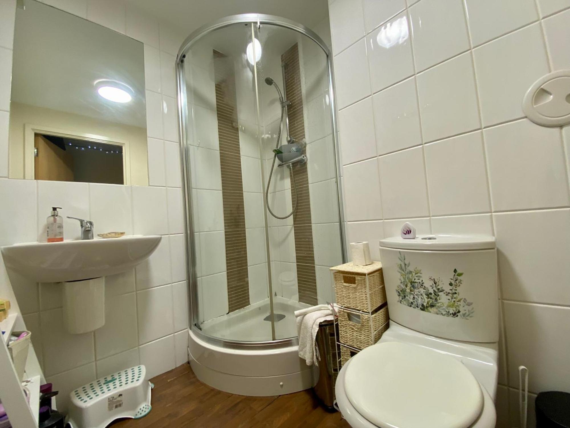 Lovely Double Room With Private Bathroom And Double Room With Shared Toilet & Parking Free Edinburgh Dış mekan fotoğraf